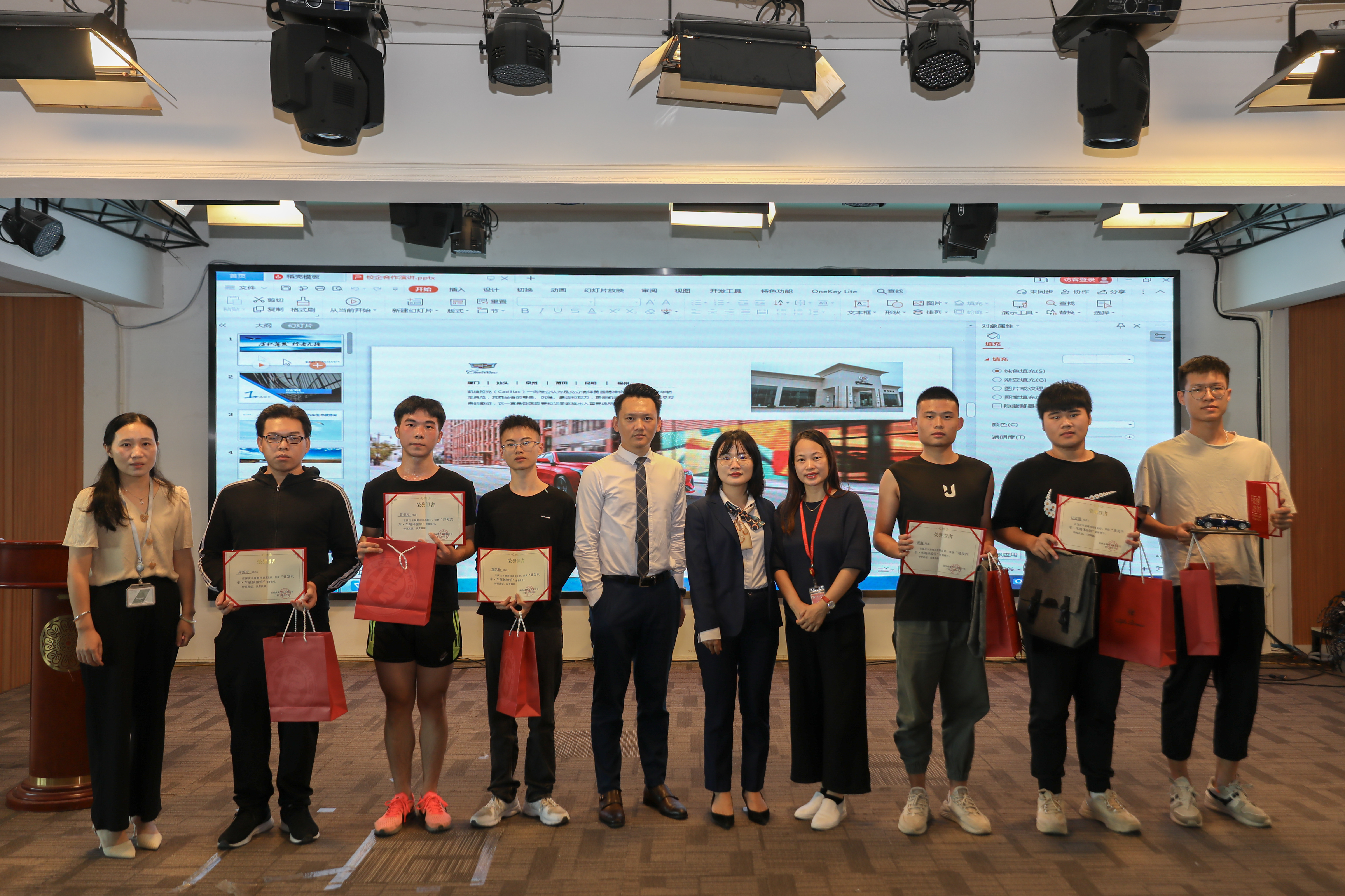 微信图片_20201029180445.jpg 微信图片_20201029180445.jpg